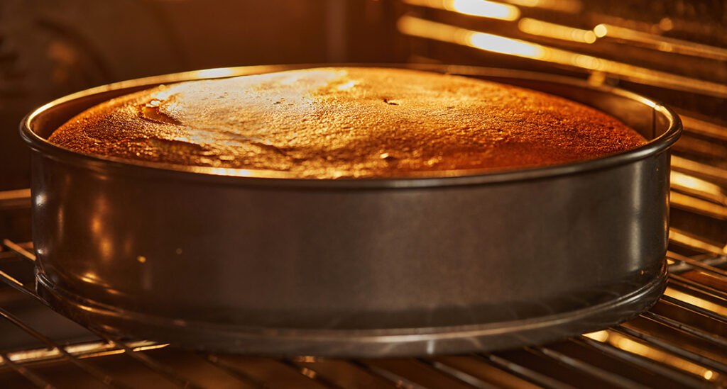 Cake baking in the oven